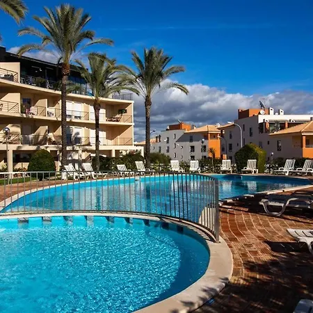 Globe 33 - Location & The Strip * Albufeira